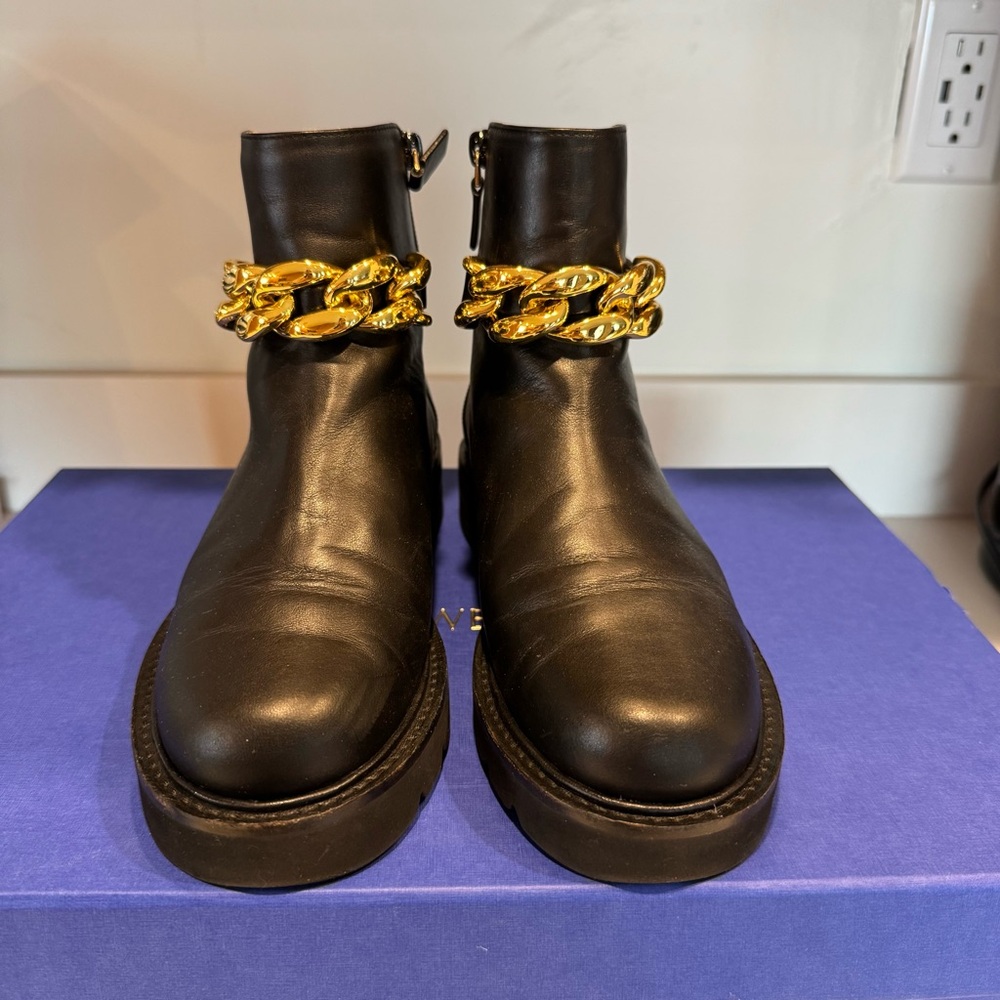 Pre-owned Stuart Weitzman Chain Lift Bootie